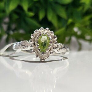 925 Sterling Silver Peridot Ring